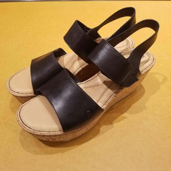 born mae wedges